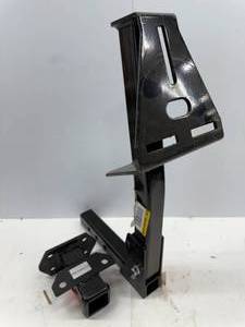 lot 146 image: HITCH MOUNT SPARE TIRE CARRIER