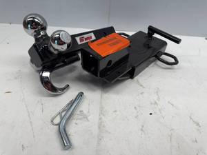 lot 153 image: EXTREME MAX FORKLIFT HITCH WITH TRI-BALL AND TOW HOOK