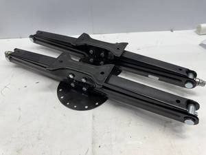 lot 199 image: QUICK PRODUCTS 30 SCISSOR JACKS