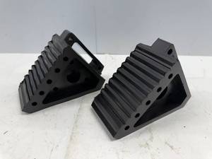 lot 206 image: EXTREME MAX RUBBER CHOCKS
