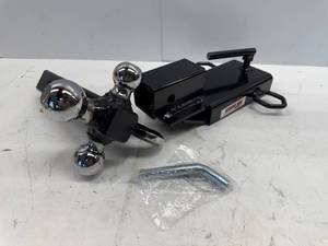 lot 213 image: EXTREME MAX FORKLIFT HITCH WITH TRI-BALL AND TOW HOOK
