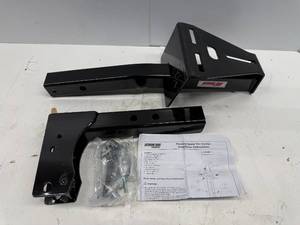 lot 220 image: HITCH MOUNT SPARE TIRE CARRIER