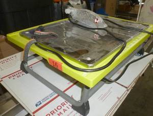 lot 16 image: Nice Ryobi wet tile saw