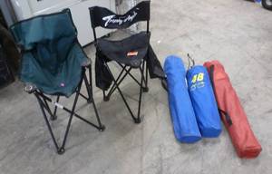 lot 78 image: 2 kids camping chairs, 2 adult and one ice fishing