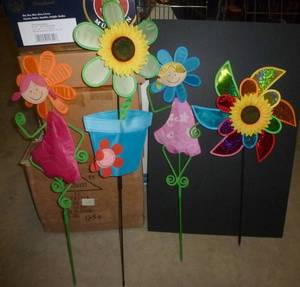 lot 124 image: whirlygigs for your lawn or garden