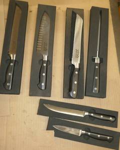 lot 125 image: New kitchen knives