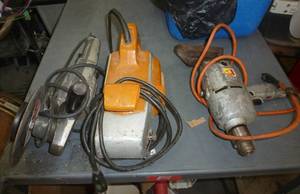 lot 159 image: 3 Power tools - grinder, sander, drill