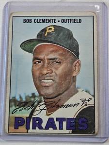 lot 78 image: Bob Clemente 1967 Topps #400 Vintage Baseball Card