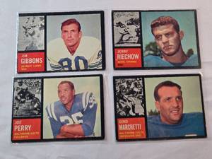 lot 80 image: 1. Jim Gibbons 1962 Topps - Jim Gibbons, Jerry Reichow, Joe Perry, Gino Marchetti