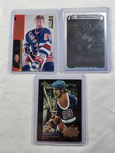 lot 170 image: Lot of 3 Wayne Gretzky Hockey Cards Including Upper Deck Hockey Superstars Holo