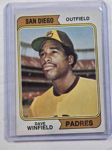 lot 193 image: Dave Winfield Rookie 1974 Topps #456 - San Diego Padres Vintage Baseball Card
