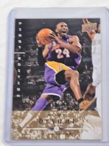lot 202 image: Kobe Bryant 2008 Upper Deck First Edition Gold #82 - Los Angeles Lakers Basketball Card