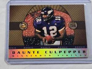 lot 219 image: Daunte Culpepper Rookie 1999 Crown Royale Gold Foil #13 - Minnesota Vikings Football Card
