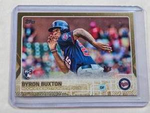 lot 300 image: Byron Buxton Rookie Gold Rookie 2015 Topps Update Series #US136 and Numbered 8522015 - Minnesota Twins Baseball Card