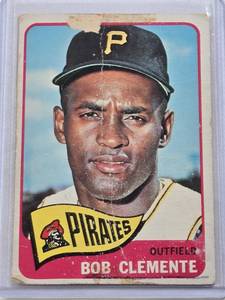 lot 333 image: Bob Clemente 1965 Topps #160 - Pittsburgh Pirates Vintage Baseball Card