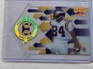 lot 432 image: Randy Moss Rookie 1998 Playoff Momentum Endzone X-Press Die Cut #15 - Minnesota Vikings Football Card