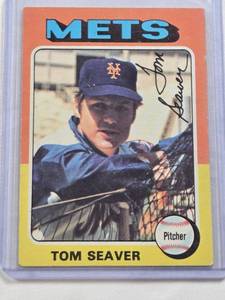 lot 458 image: Tom Seaver 1975 Topps #370 - New York Mets Vintage Baseball Card