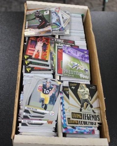 lot 78 image: Mixed Sports Fun Lot  800 Cards  All Cards Are Rookies, Inserts or Parallels.