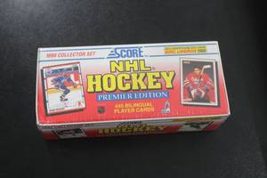 lot 212 image: 1990 Score Hockey Factory Sealed Complete Set Bilingual Edition