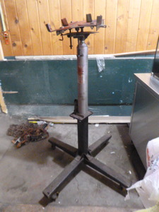 lot 7 image: iit 12 Ton Tall  Transmission Jack