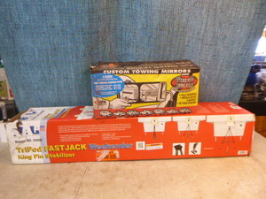 lot 15 image: Tripod Fast Jack and Towing Mirrors