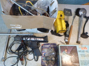 lot 30 image: Garage Items