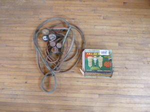 lot 46 image: Garage Items