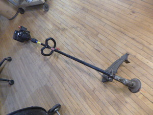 lot 63 image: Murray Select Gas Weed Trimmer