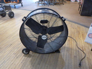 lot 64 image: Central Machinery Shop Fan