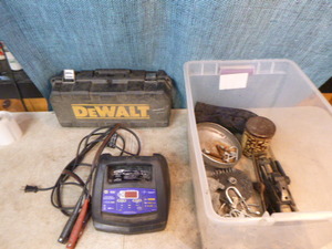 lot 66 image: Garage Items