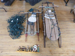 lot 69 image: Christmas Dcor