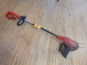 lot 107 image: Homelite 13 Electric Weed Trimmer