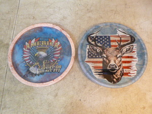lot 127 image: 2 Handcrafted Resin Patriotic Plaques