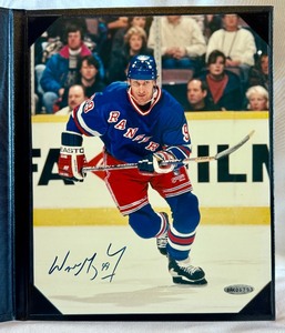 Wayne Gretzky Signed 8x10" Photo With Upper Deck COA and Box - New York Rangers Hockey