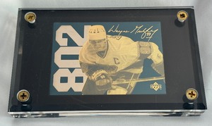 lot 59B image: Wayne Gretzky Limited Edition 3,500 1994 Upper Deck 802 Goal Record Breaker Hockey Card