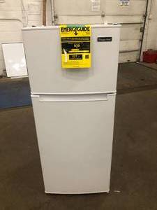 Magic Chef 4.5 cu. ft. 2 Door Mini Fridge in White with Freezer  Customer Returns See Pictures