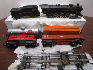 lot 4 image: American Flyer Model Train