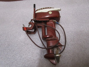lot 6 image: Johnson Seahorse 30hp Toy Outboard
