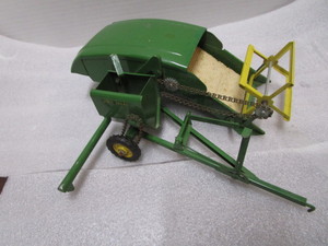 lot 10 image: John Deere Toy Pull Type Combine
