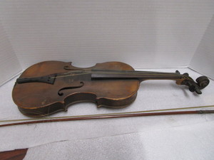 lot 21 image: Violin 24 & Bow