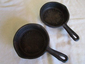 lot 68 image: Cast Ashtrays, Stop & Swap Taylors Falls MN
