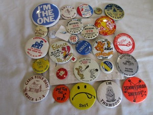 lot 91 image: Homecoming, Local Festival Buttons