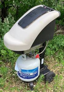 lot 86 image: Coleman Mosquito Deleto Model 2920-100 with Propane Tank