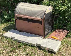 lot 100 image: Portable Pet Home and Pet Ramp