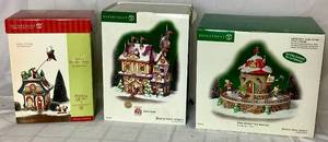 lot 170 image: Department 56 2002 Santas Reindeer Rides Holiday Gift Set, Village Animated Polar Roller Rink and Santas Castle