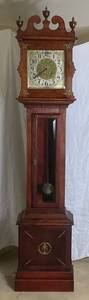 lot 5 image: Vintage Grandfather Clock with Key