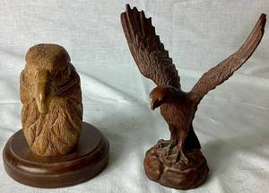 lot 65 image: Hand Carved Eagle Head by Richard Southard 1986 and Red Mill Mfg. Handcrafted Eagle Figurine