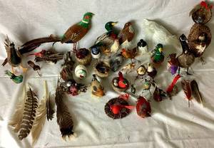 lot 70 image: Feathered Bird Ornaments for Holiday Bird Tree - 37 assorted birds & feathers plus painted egg