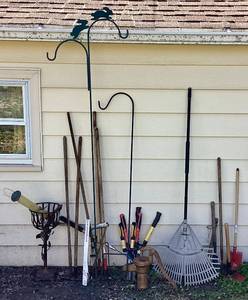 lot 95 image: Huge Garden Tool Lot
