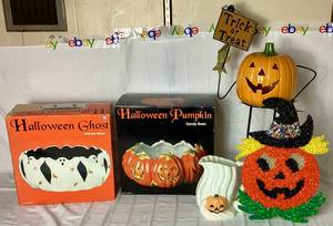 lot 109 image: Halloween Entertaining Bundle